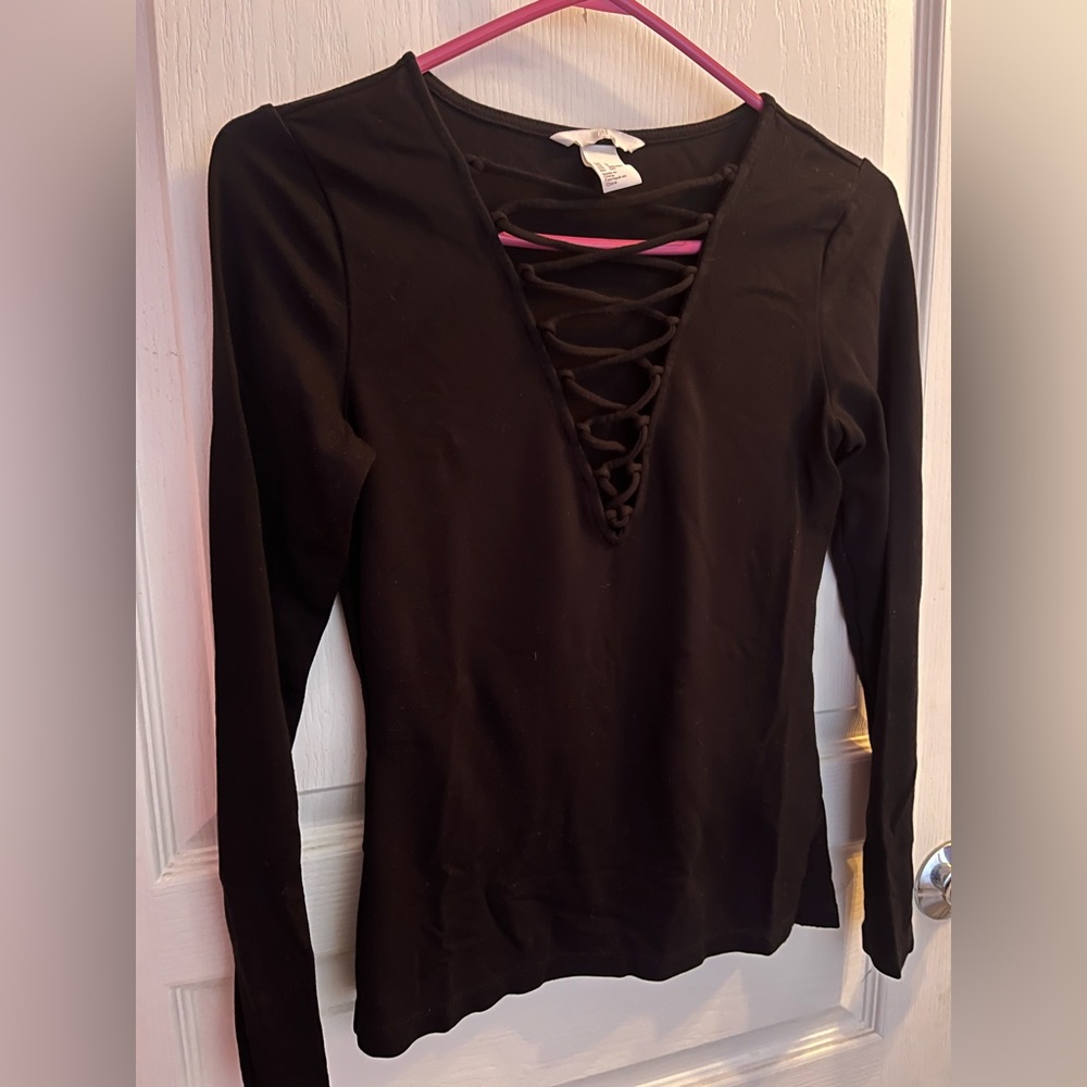Criss cross v-neck long sleeve